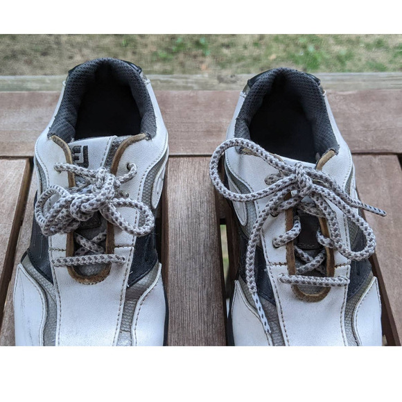 Footjoy Junior - White/Black/Silver Golf Shoes (FJ#45017) Size 2 *Needs spikes - Picture 3 of 12